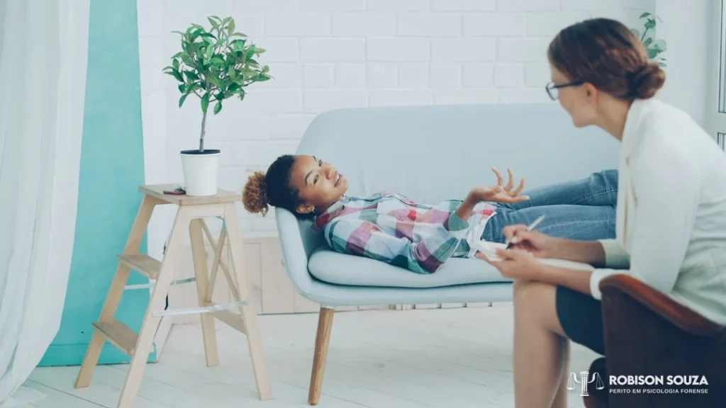 Entrevistas prévias e contaminação do relato infantil - Robison Souza - Psicólogo Jurídico Entrevistas prévias e contaminação do relato infantil